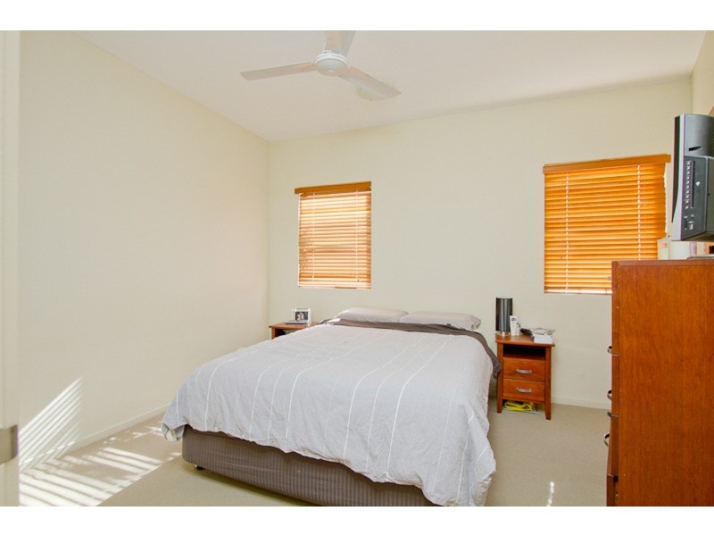 4/77 McLean Street, Coolangatta QLD 4225