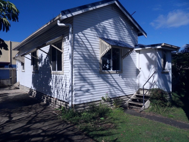 16 Simpson Street, Kirra QLD 4225