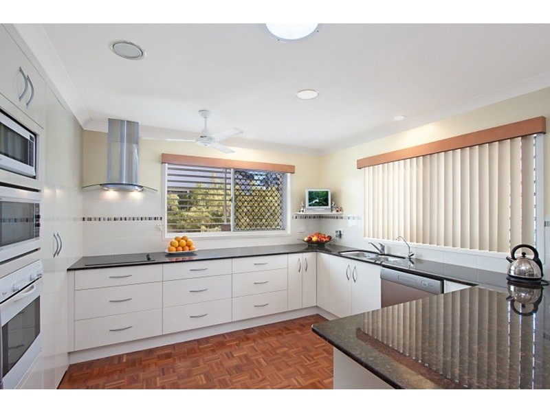 15 Sunset Boulevard, Tweed Heads West NSW 2485