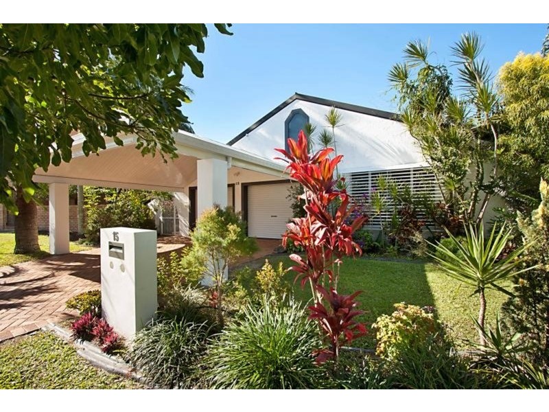 15 Sunset Boulevard, Tweed Heads West NSW 2485