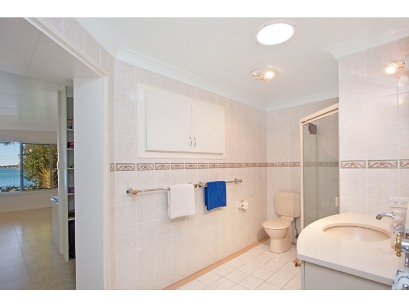 15 Sunset Boulevard, Tweed Heads West NSW 2485