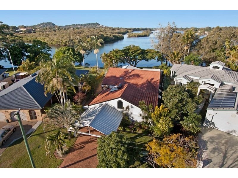 15 Sunset Boulevard, Tweed Heads West NSW 2485