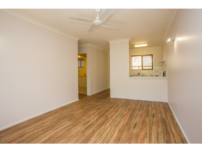 2/57 Dixon Street, Coolangatta QLD 4225