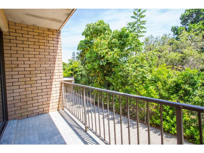 2/57 Dixon Street, Coolangatta QLD 4225