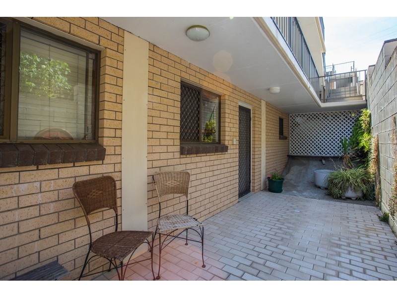 2/57 Dixon Street, Coolangatta QLD 4225