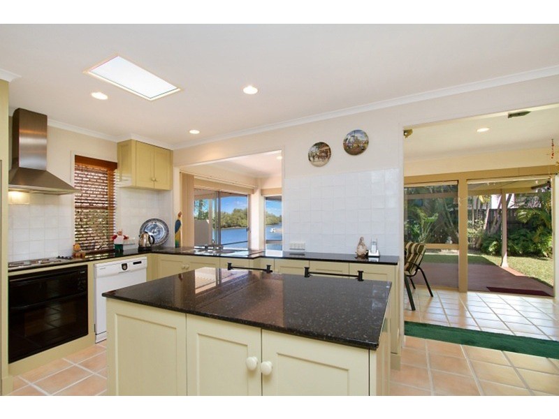 2 Admiralty Place, Banora Point NSW 2486