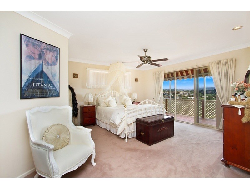17 Castlecrag Avenue, Banora Point NSW 2486