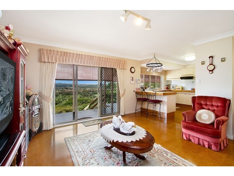 17 Castlecrag Avenue, Banora Point NSW 2486