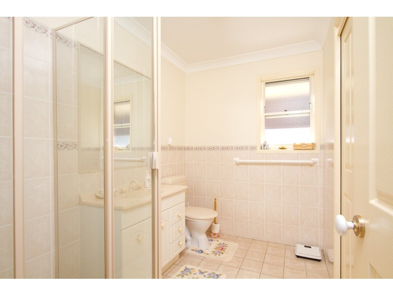 1/12 Mibbin  Parade, Banora Point NSW 2486