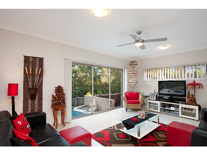 8 Westwood Street, Banora Point NSW 2486