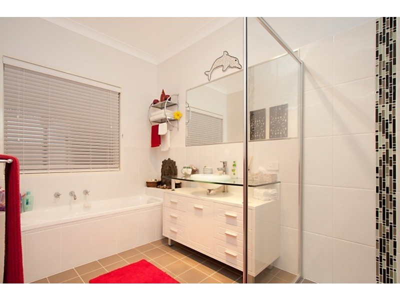 8 Westwood Street, Banora Point NSW 2486