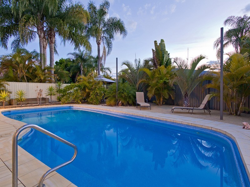 2 Mikonos  Court, Currumbin Waters QLD 4223