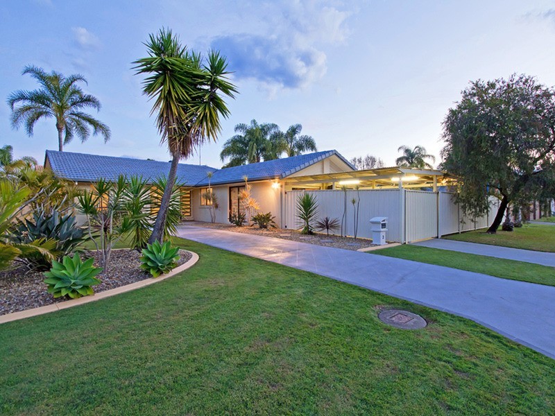 2 Mikonos  Court, Currumbin Waters QLD 4223