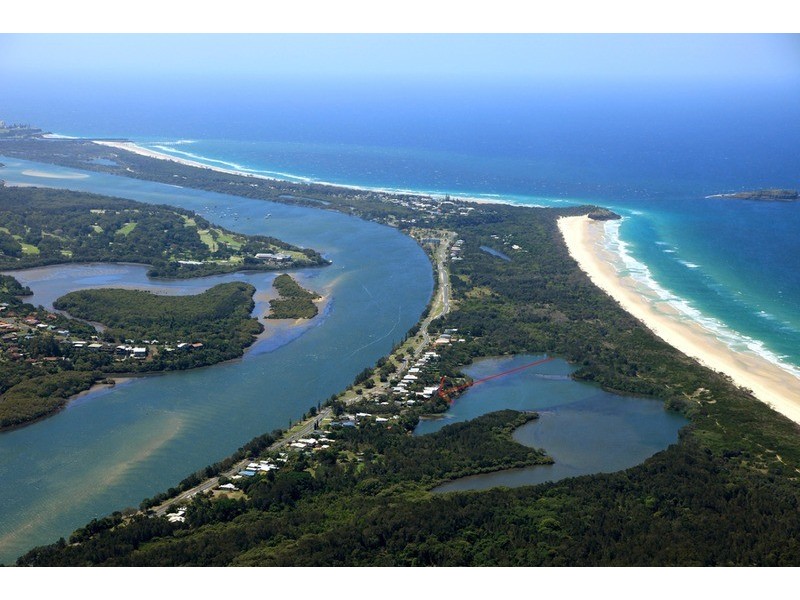 7 Wommin Lake Crescent, Fingal Head NSW 2487