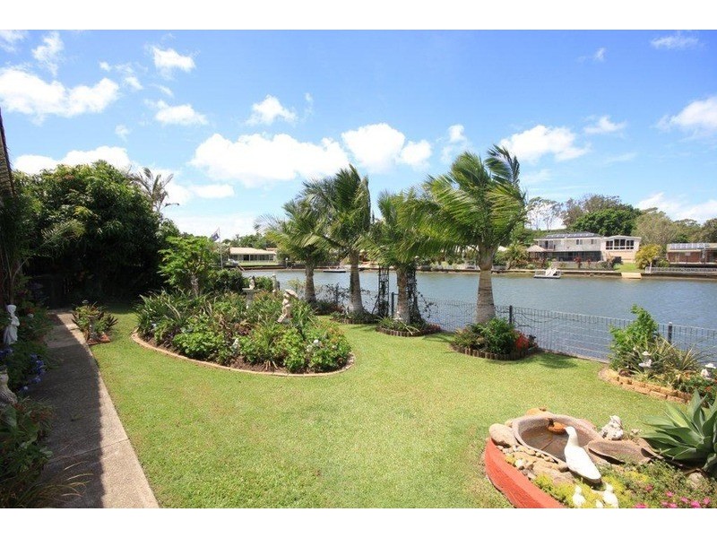 16 Chown Avenue, Currumbin Waters QLD 4223