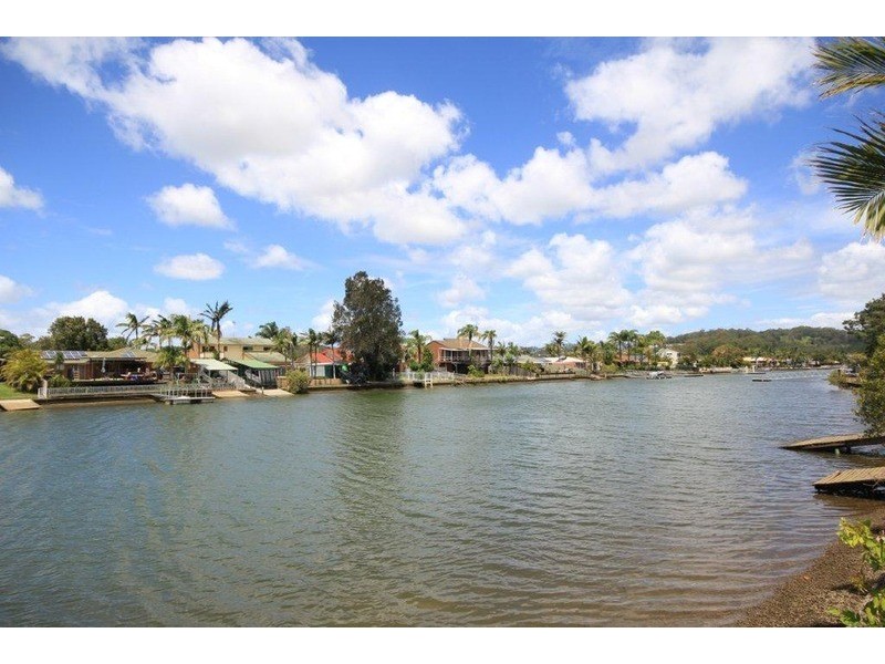 16 Chown Avenue, Currumbin Waters QLD 4223