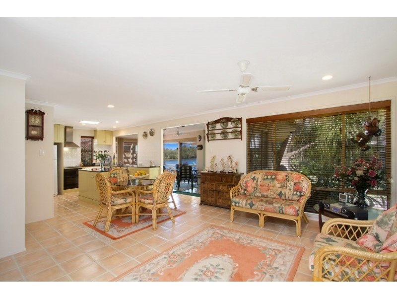 2 Admiralty Place, Banora Point NSW 2486