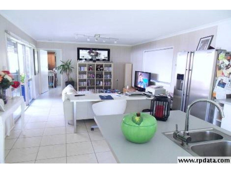 7 Kent Street, Coolangatta QLD 4225