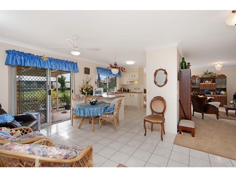 2/24 Birkdale  Court, Banora Point NSW 2486