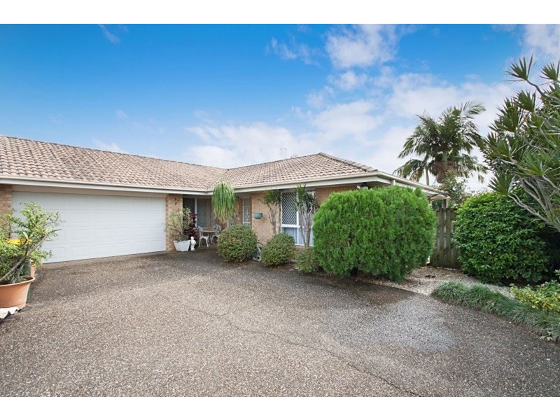 2/24 Birkdale  Court, Banora Point NSW 2486