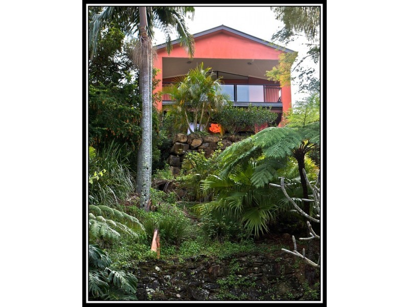 18 Broadwater Esplanade, Bilambil Heights NSW 2486