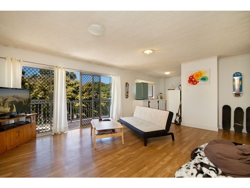 2/130 Musgrave  Street, Coolangatta QLD 4225