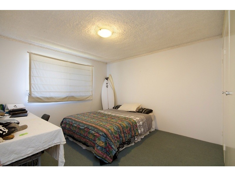 2/130 Musgrave  Street, Coolangatta QLD 4225