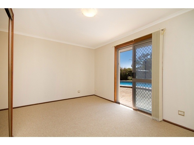 17 Ebony  Place, Palm Beach QLD 4221