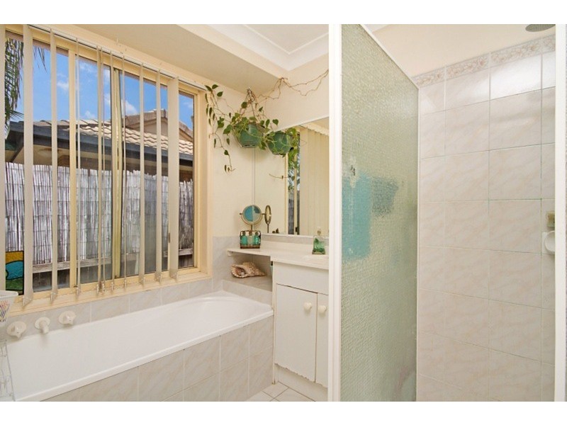 305 Darlington Drive, Banora Point NSW 2486