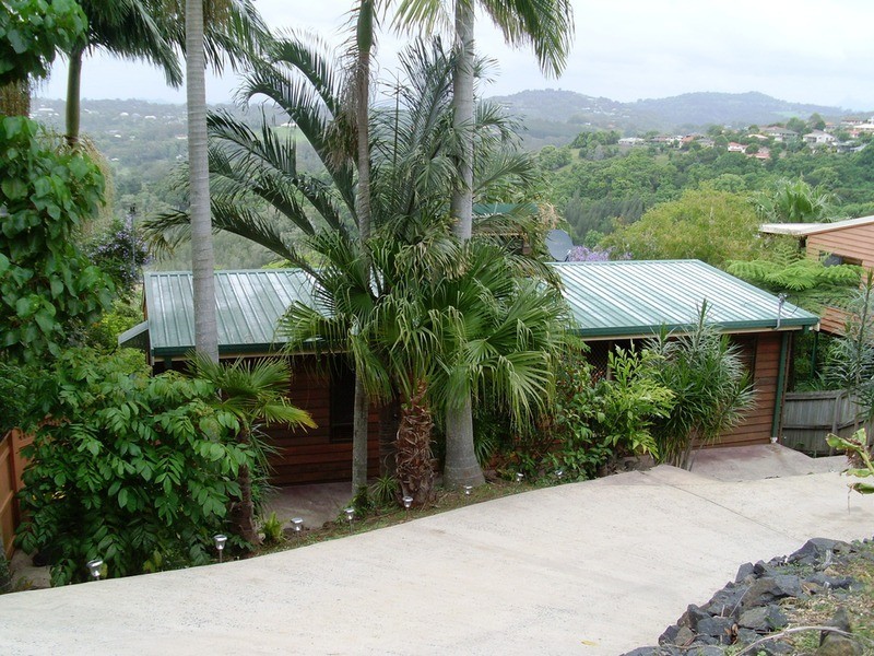 39 Broadwater Esplanade, Bilambil Heights NSW 2486