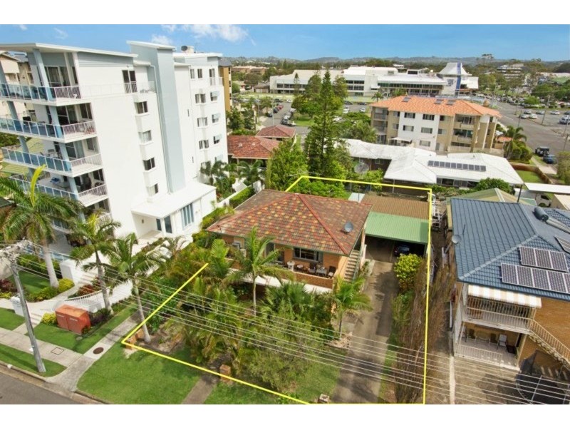 1 & 2/12 McGregor  Crescent, Tweed Heads NSW 2485