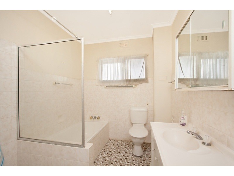 1 & 2/12 McGregor  Crescent, Tweed Heads NSW 2485