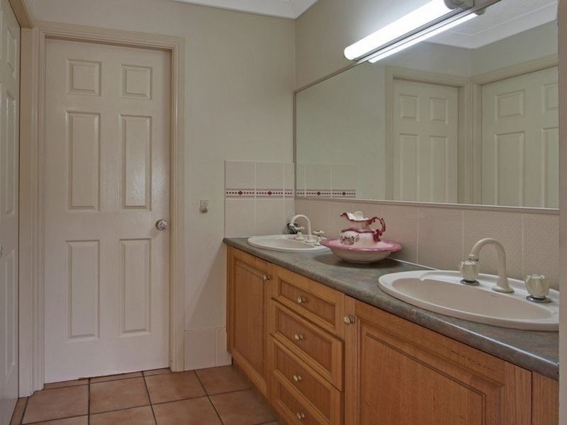 84 Cominan Avenue, Banora Point NSW 2486