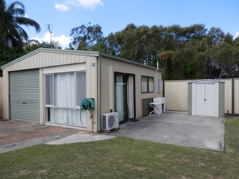 33 Blue Waters Crescent, Tweed Heads West NSW 2485