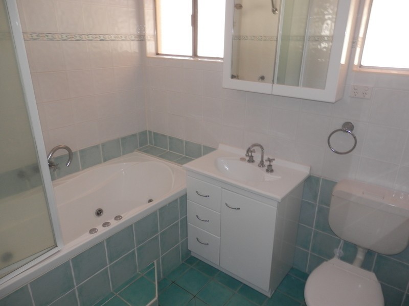 33 Blue Waters Crescent, Tweed Heads West NSW 2485