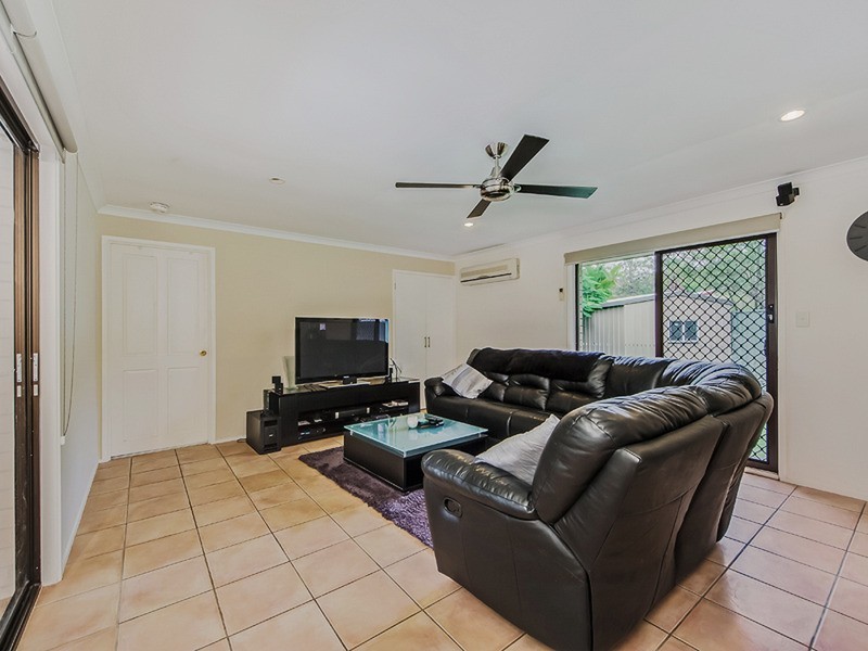 6 Jade Stone  Court, Carrara QLD 4211