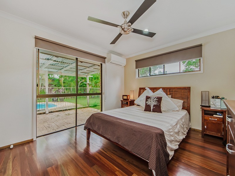 6 Jade Stone  Court, Carrara QLD 4211