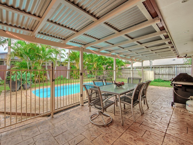 6 Jade Stone  Court, Carrara QLD 4211