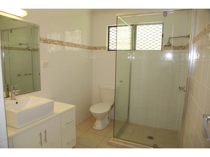 7 Kent Street, Coolangatta QLD 4225