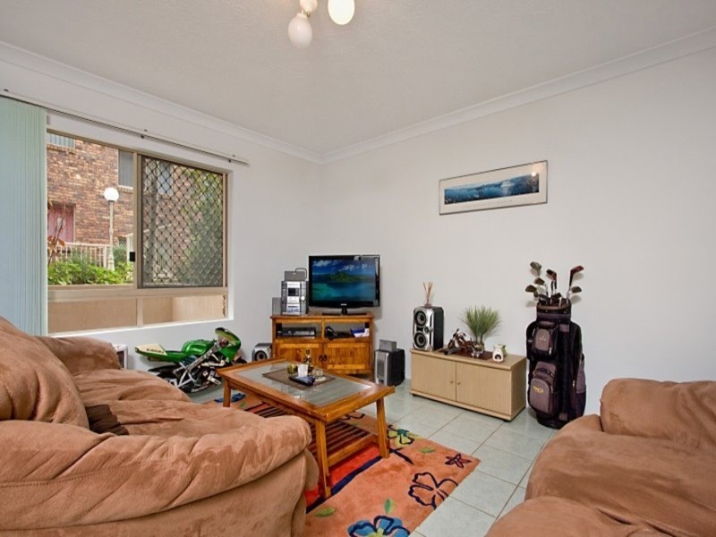 19/15-17 South  Street, Kirra QLD 4225