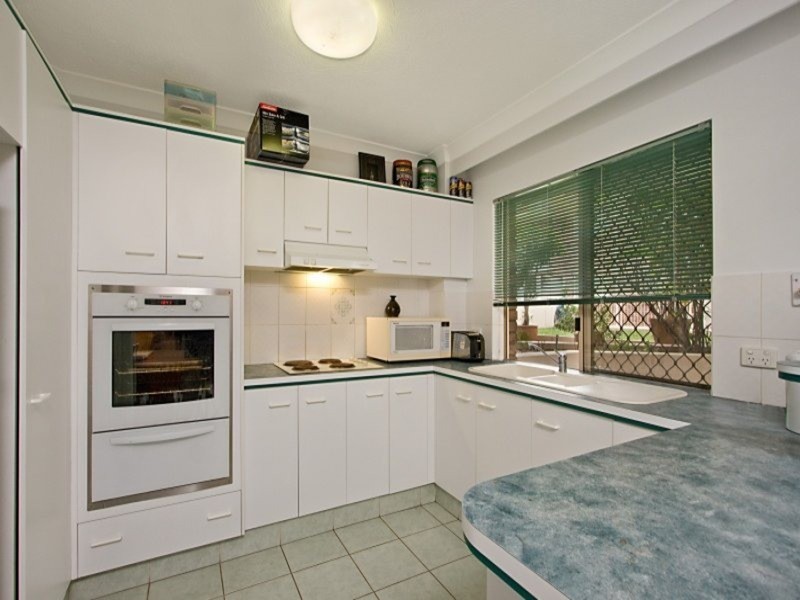 19/15-17 South  Street, Kirra QLD 4225