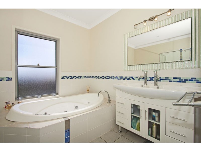 3 Blue Haze Crescent, Banora Point NSW 2486