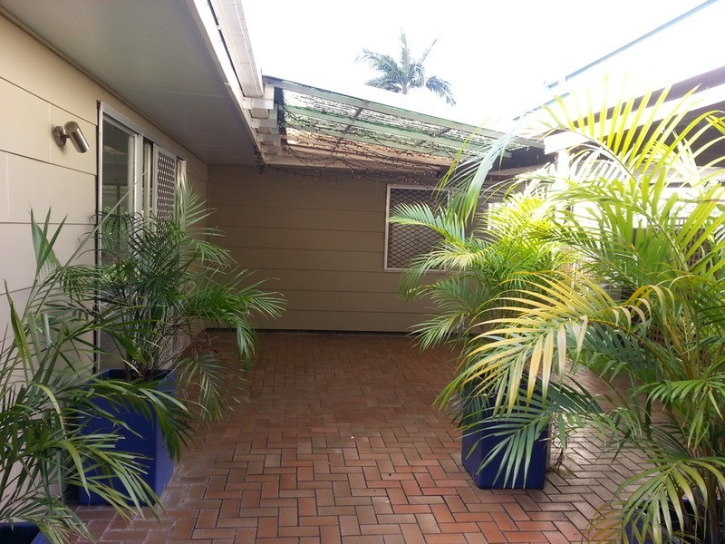 7 Kent Street, Coolangatta QLD 4225