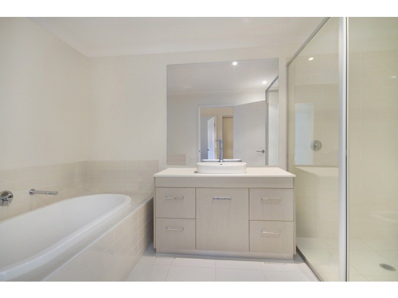 128/2 Inland  Drive, Tugun QLD 4224