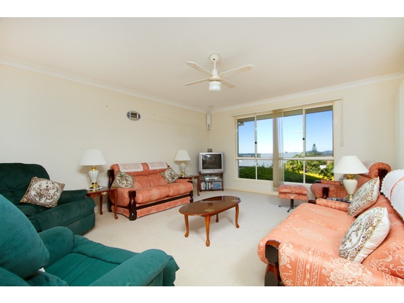 1/12 Mibbin  Parade, Banora Point NSW 2486