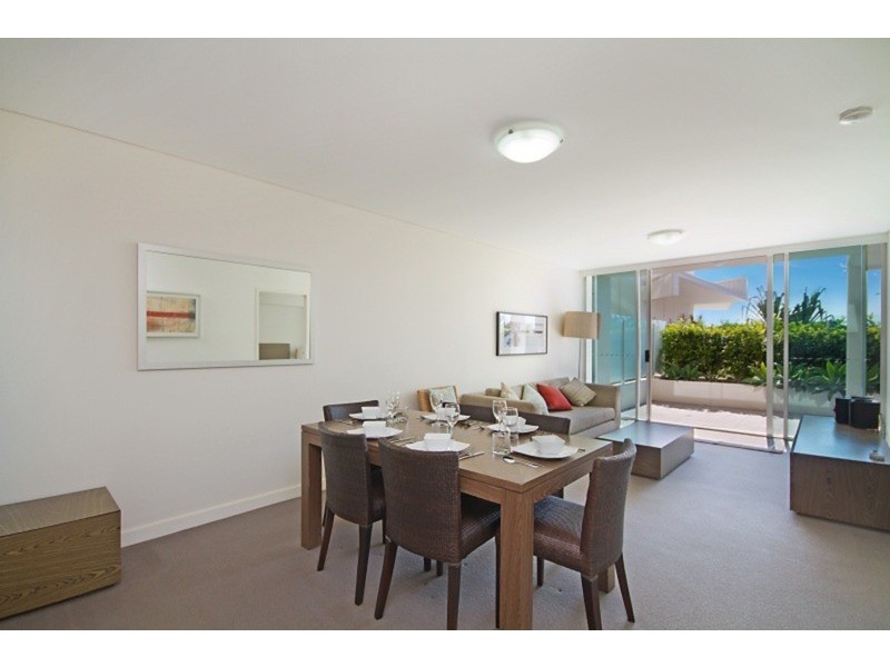 Unit 2/2-8 Creek Street, Coolangatta QLD 4225