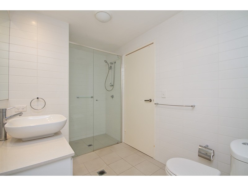 Unit 2/2-8 Creek Street, Coolangatta QLD 4225