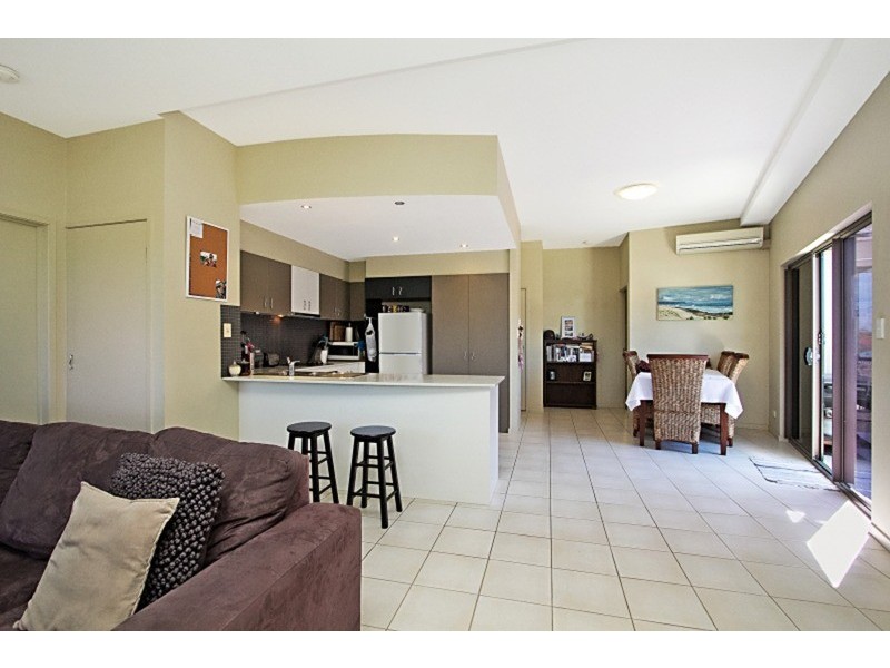 4/77 McLean Street, Coolangatta QLD 4225