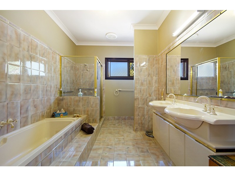 20 Philp Parade, Tweed Heads South NSW 2486