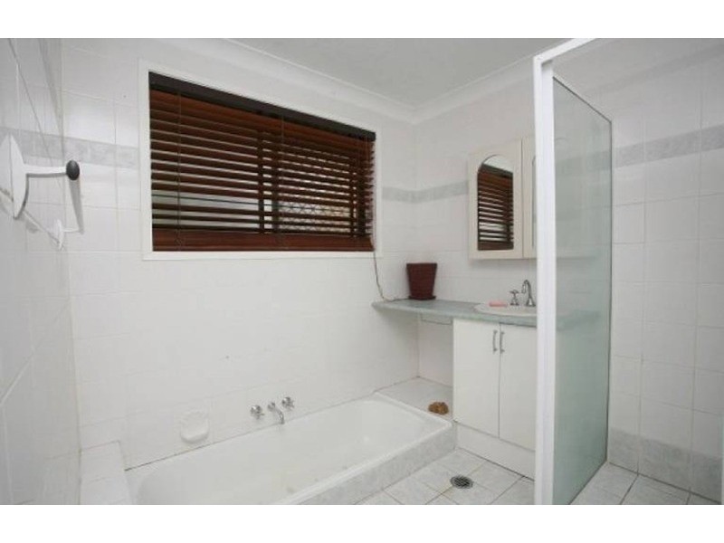 4 The Lakes Drive, Tweed Heads West NSW 2485